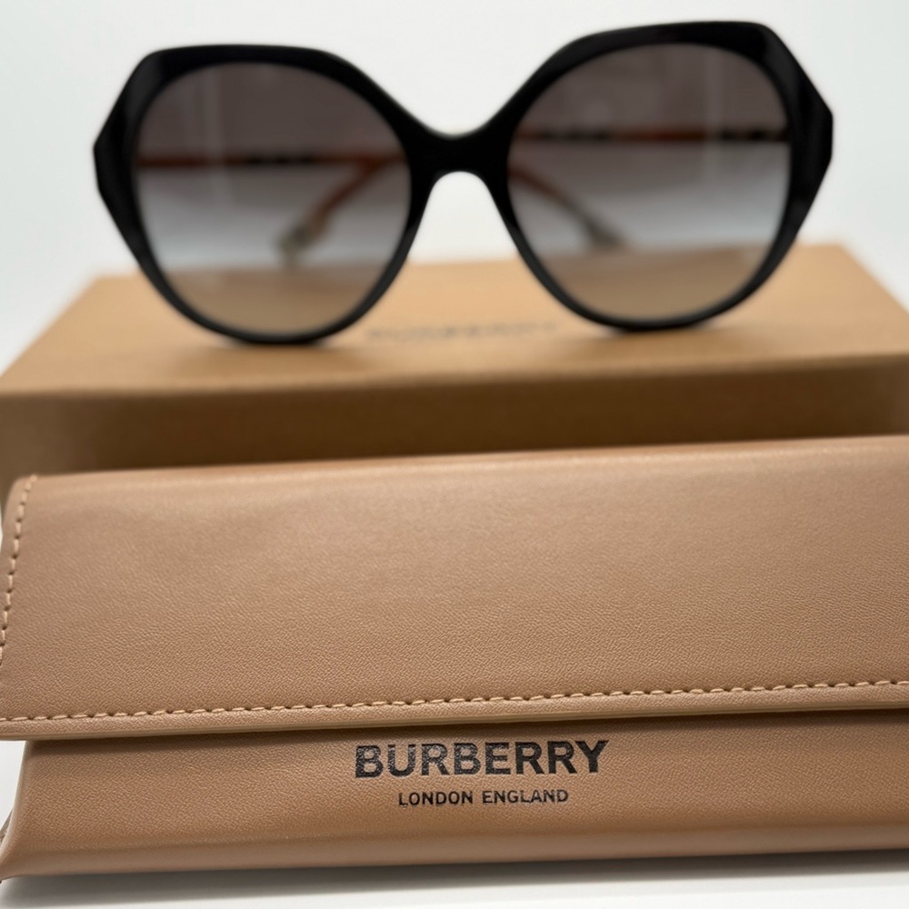 Burberry Vanessa Geometric Sunglasses, case included. nwot - Picture 7 of 9